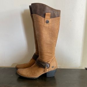 Size 7 / 38. Worn only a few times. In great condition. Born boots